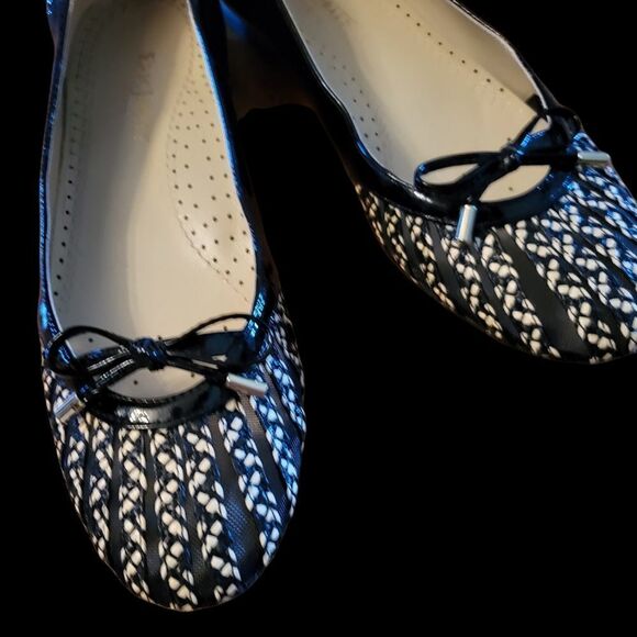 EUC Eric Javits Black Patent Ballet Flat with Tan Woven Mesh Toe - Picture 2 of 8